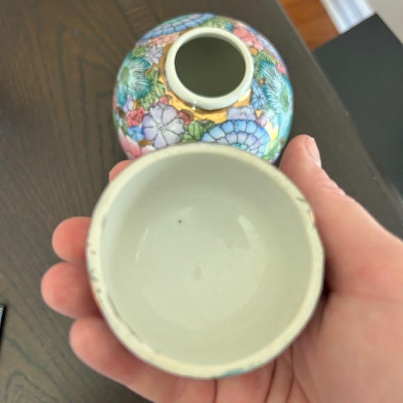 Vintage Fine Chinese Porcelain Thousand Flowers Ovoid Covered Ginger Jar Vase - Picture 14 of 16